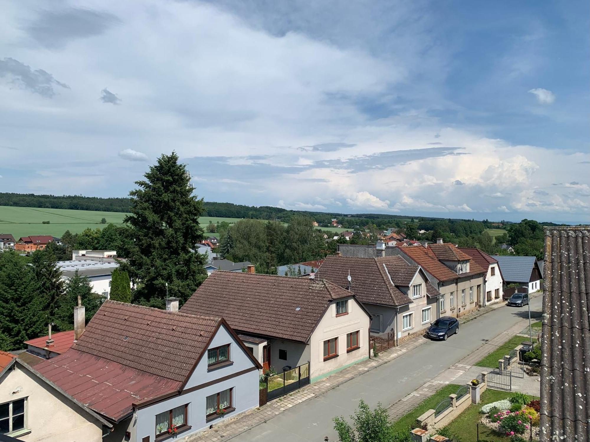 Apartmany Tera Miletín Zewnętrze zdjęcie
